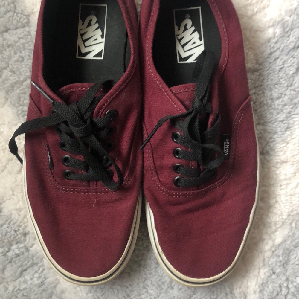 Vans Authentic Core Classics in Port Royal/Black
